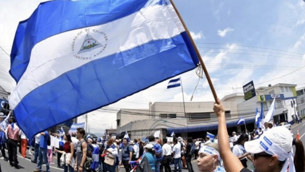 Régimen de Ortega condena a prisión a tres opositores