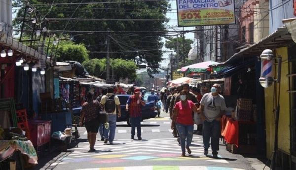 Alcaldía de San Salvador advierte sanciones a negocios ilegales