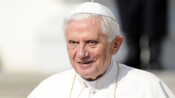 Benedicto XVI admite equivocación en caso de abusos