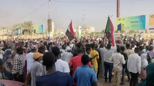 Sudán: Disuelven gobierno con golpe de Estado