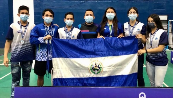 Bádminton salvadoreño cosecha medallas en Guatemala