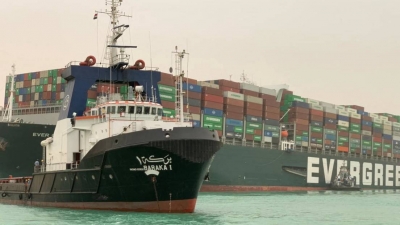 El Canal de Suez sigue bloqueado y provoca el mayor atasco marítimo mundial