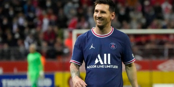 Messi mete su primer gol con el París Saint-Germain