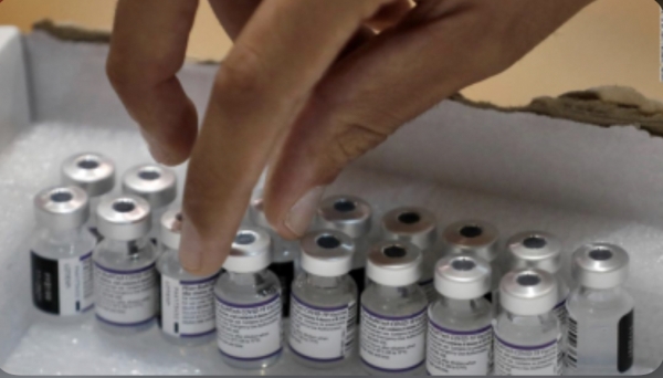 Informes respaldan dosis de refuerzo de la vacuna de Pfizer