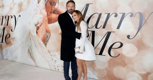 Jennifer Lopez y Ben Affleck se comprometen de nuevo