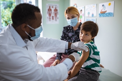 La vacuna de Pfizer y BioNTech es eficaz &quot;al 100%&quot; en niños de 12 a 15 años