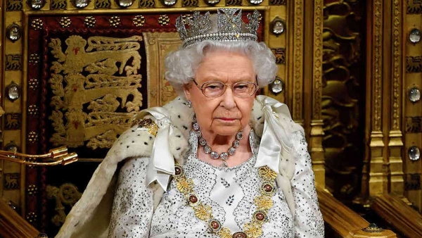 Reina Isabel II cancela fiestas navideñas