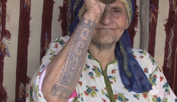 El significado y la lenta desaparición de los tatuajes bereberes